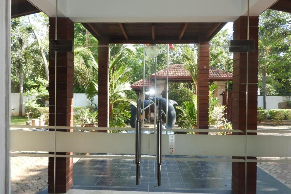 Yala Safari Village Maha Akurugoda Экстерьер фото
